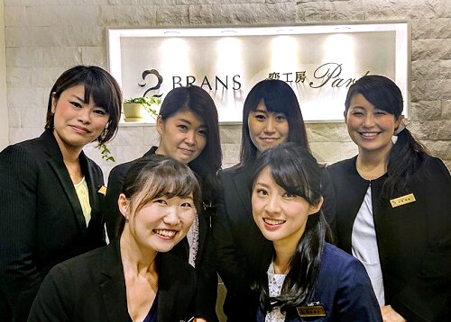 笑顔が素敵な福岡店のスタッフ達