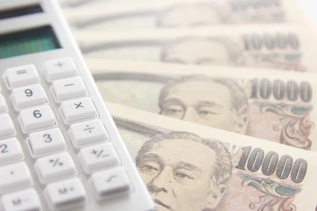 起業して稼げる年収はいくら?社会人の世代別平均年収と比較してご紹介