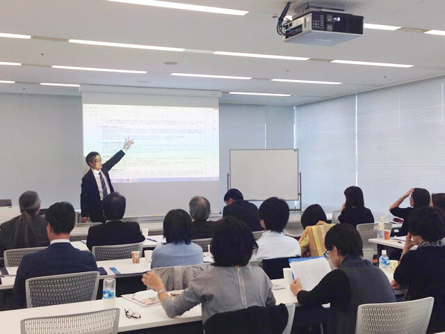 一日集中講座で、仲人としての基礎を学ぶ。